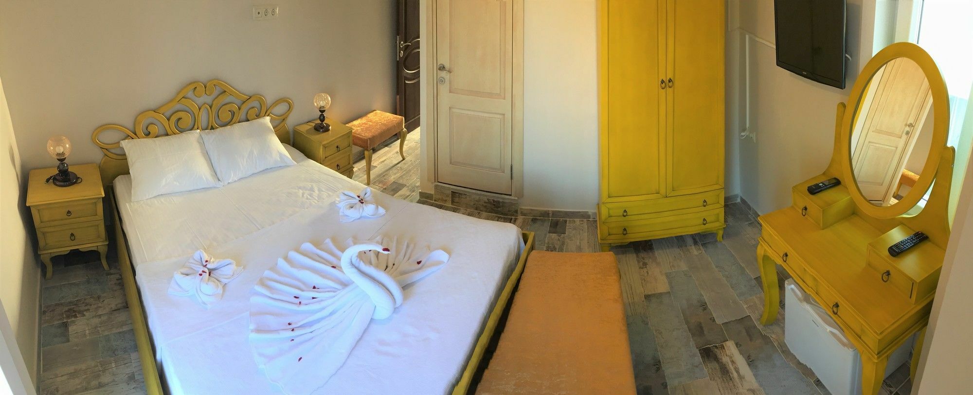 Cunda Morisi Otel Айвалык Экстерьер фото
