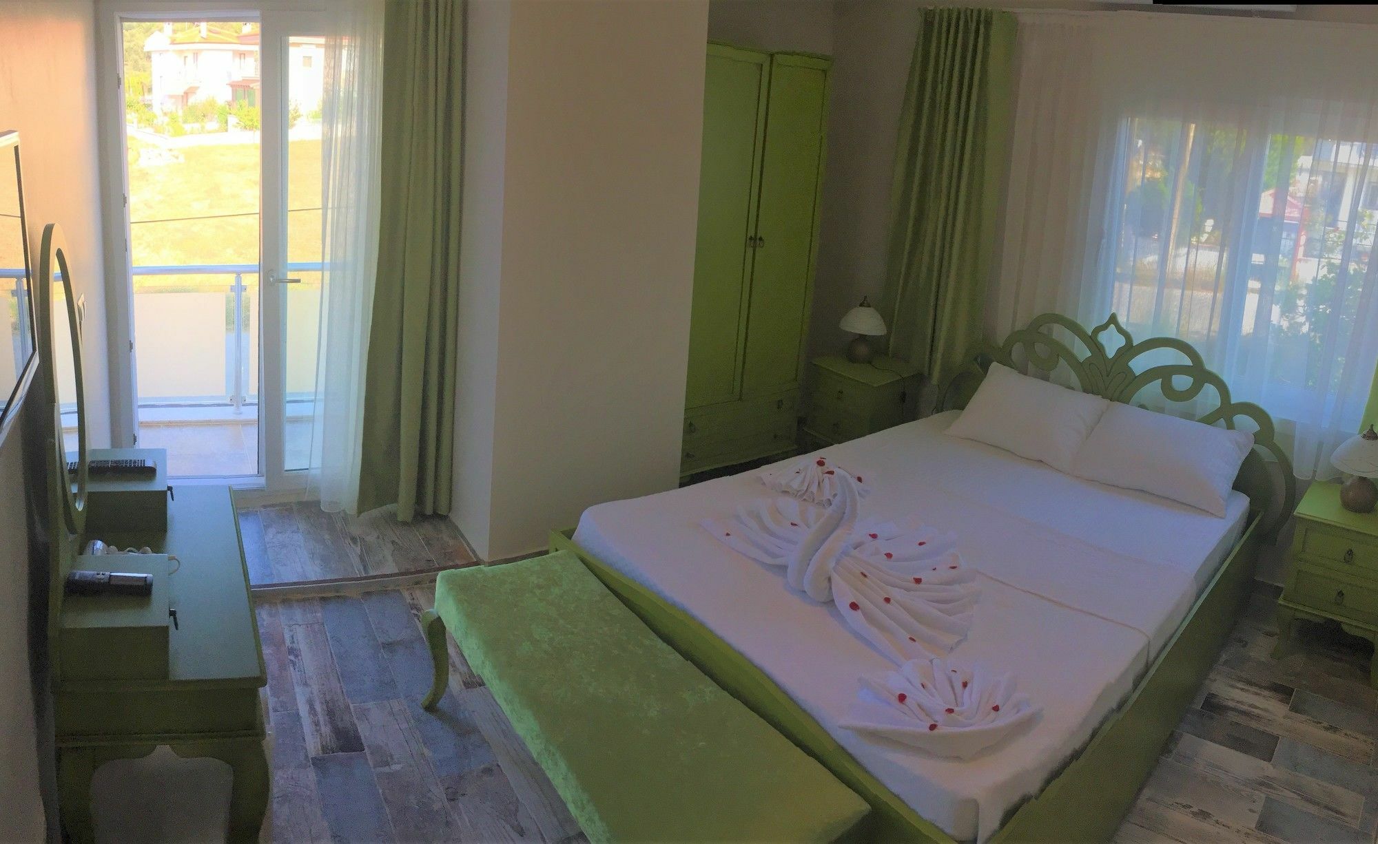 Cunda Morisi Otel Айвалык Экстерьер фото