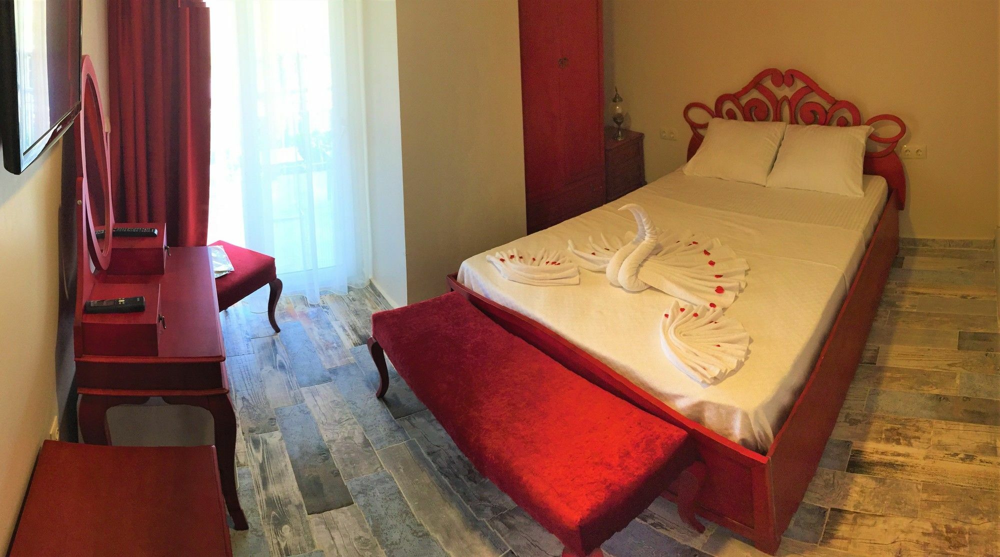 Cunda Morisi Otel Айвалык Экстерьер фото